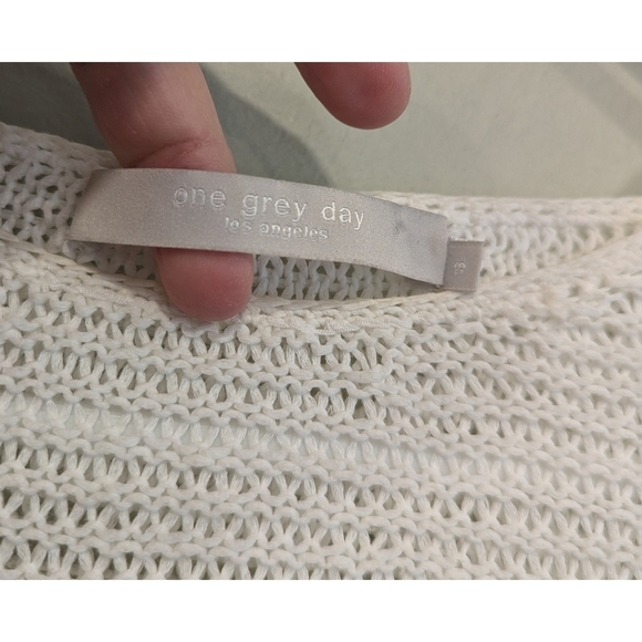 One Grey Day White Knit Long Sleeve Sweater Size Small - Picture 3 of 4